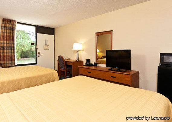 Quality Inn Tupelo Δωμάτιο φωτογραφία