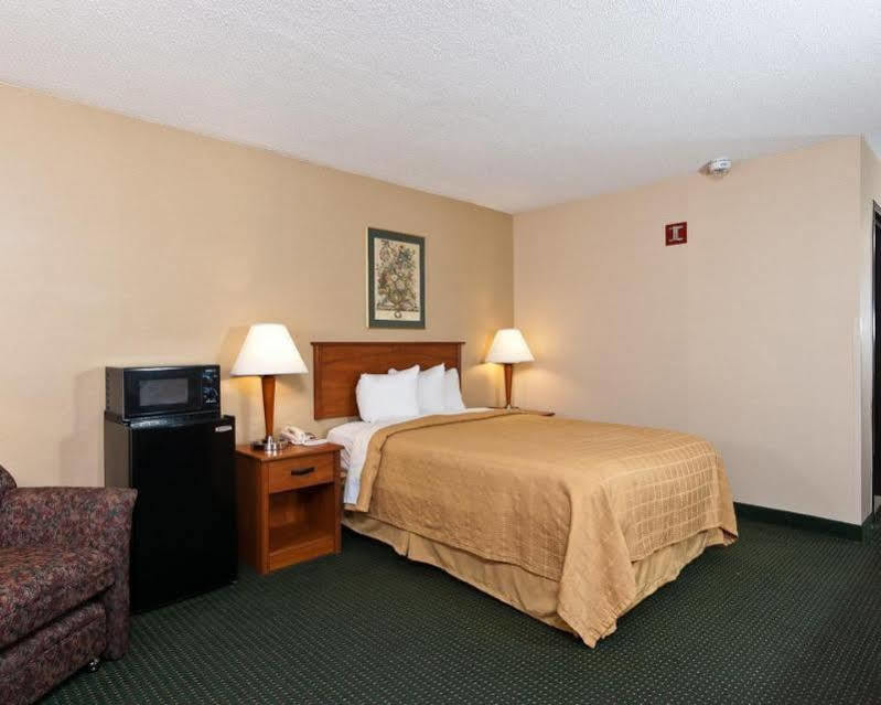 Quality Inn Tupelo Εξωτερικό φωτογραφία